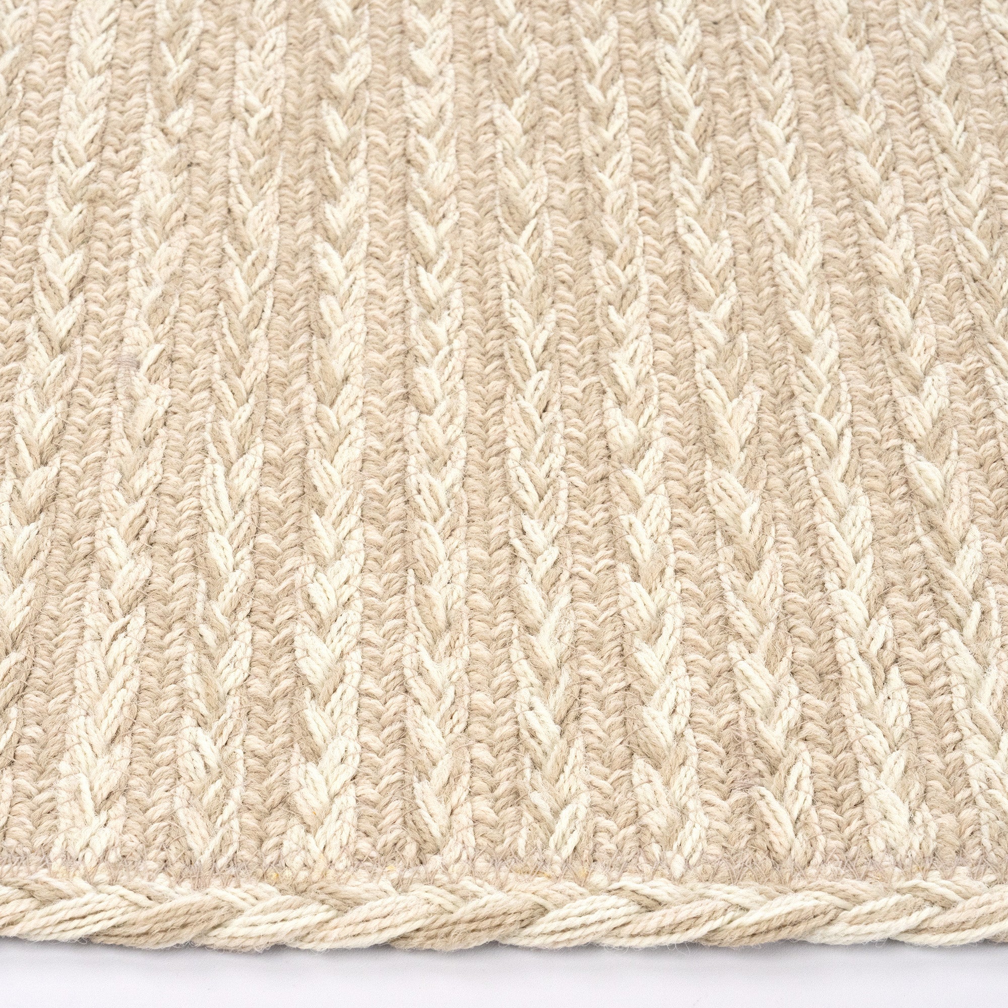 Down East Sand Dollar Braided Rug Cross-Sewn Cross Section image