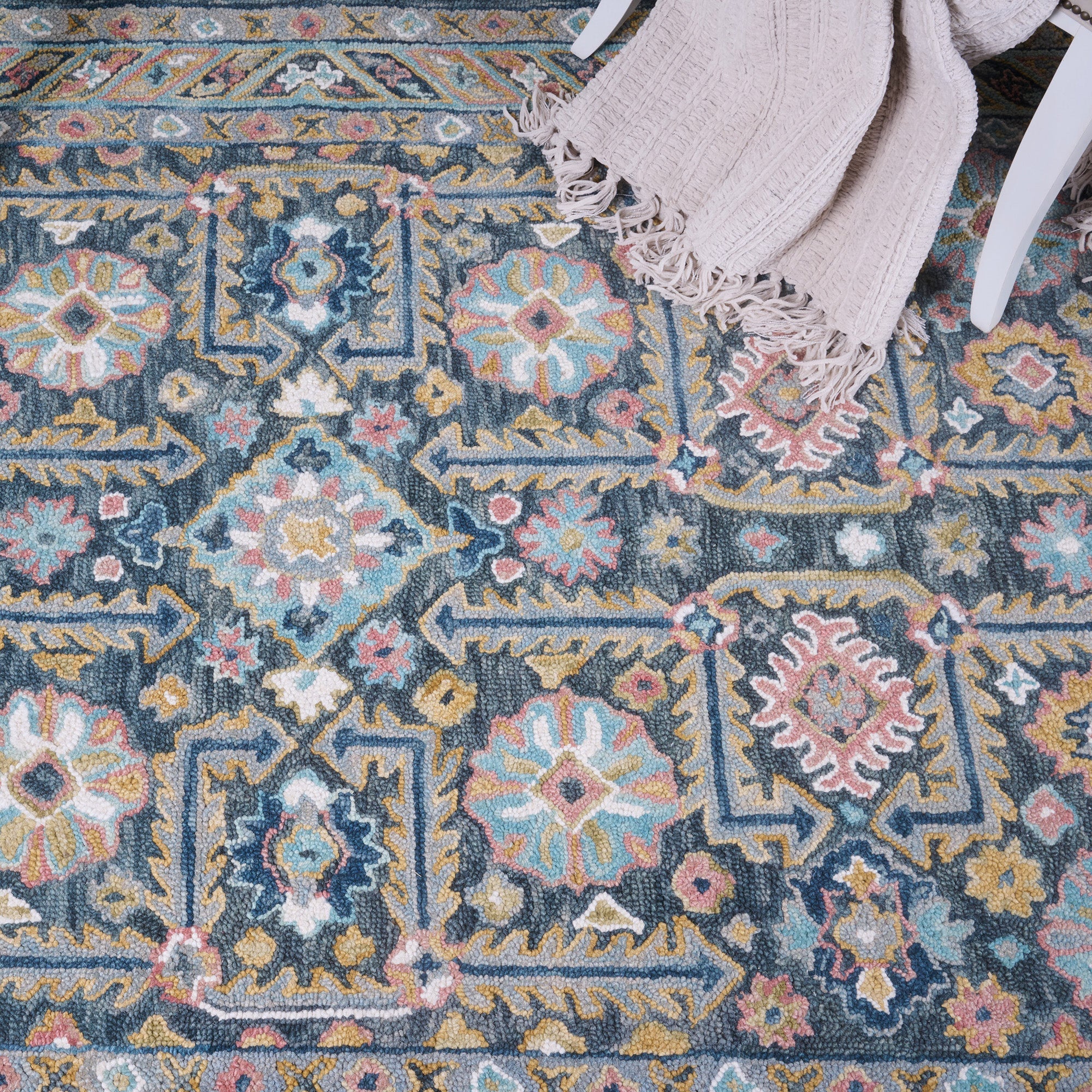 Avanti-Villa Dark Green Hand Tufted Rug Rectangle image