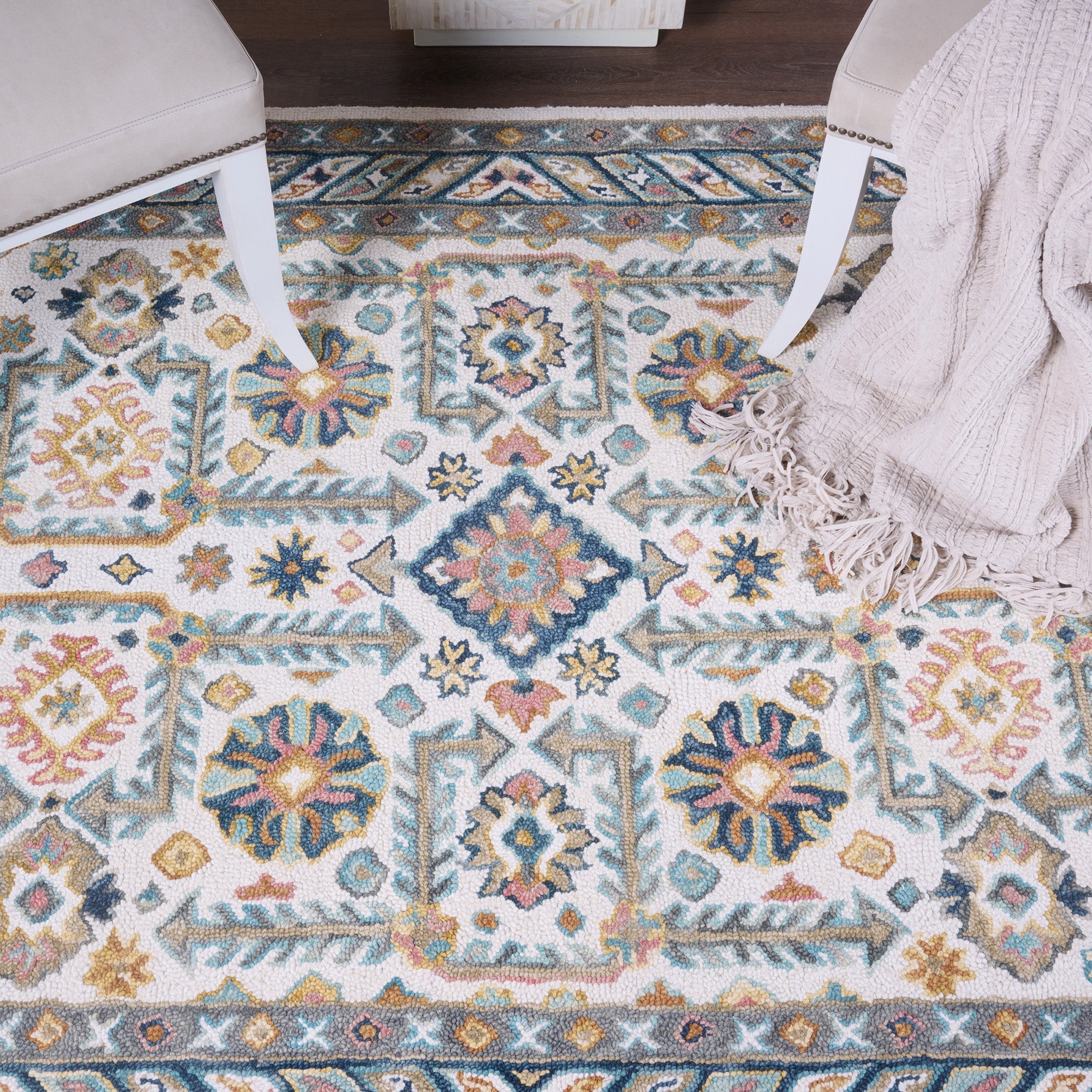 Avanti-Villa Ivory Multi Hand Tufted Rug Rectangle image
