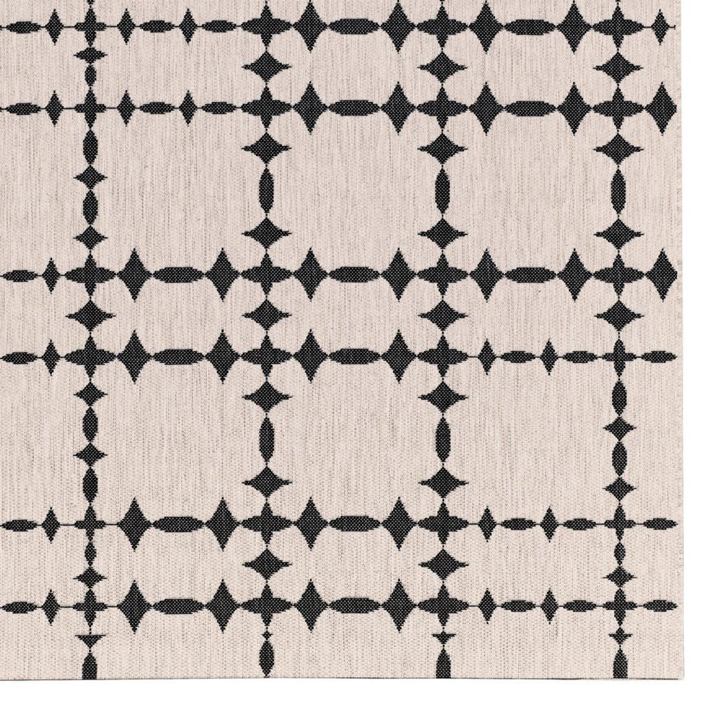 Finesse-Tower Court Noir Machine Woven Rug Rectangle Corner image