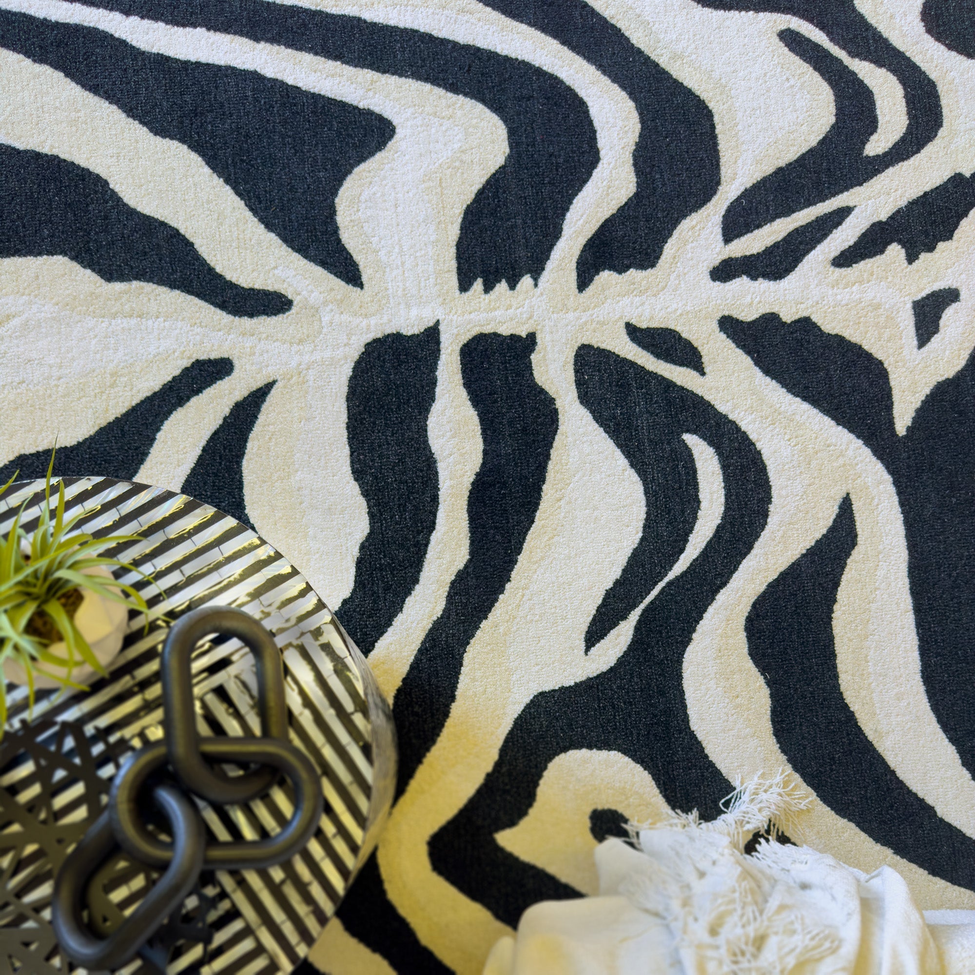 Serengeti-Zebra Black Hand Tufted Rug Rectangle image